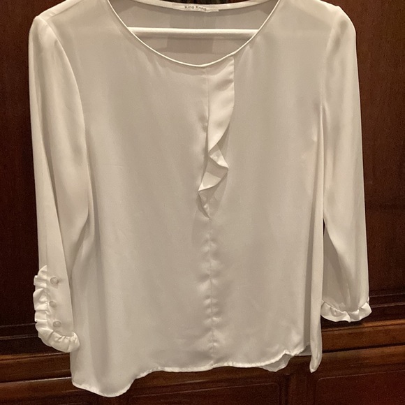 Ivory blouse with ruffle and 3/4 sleeves - Picture 5 of 5